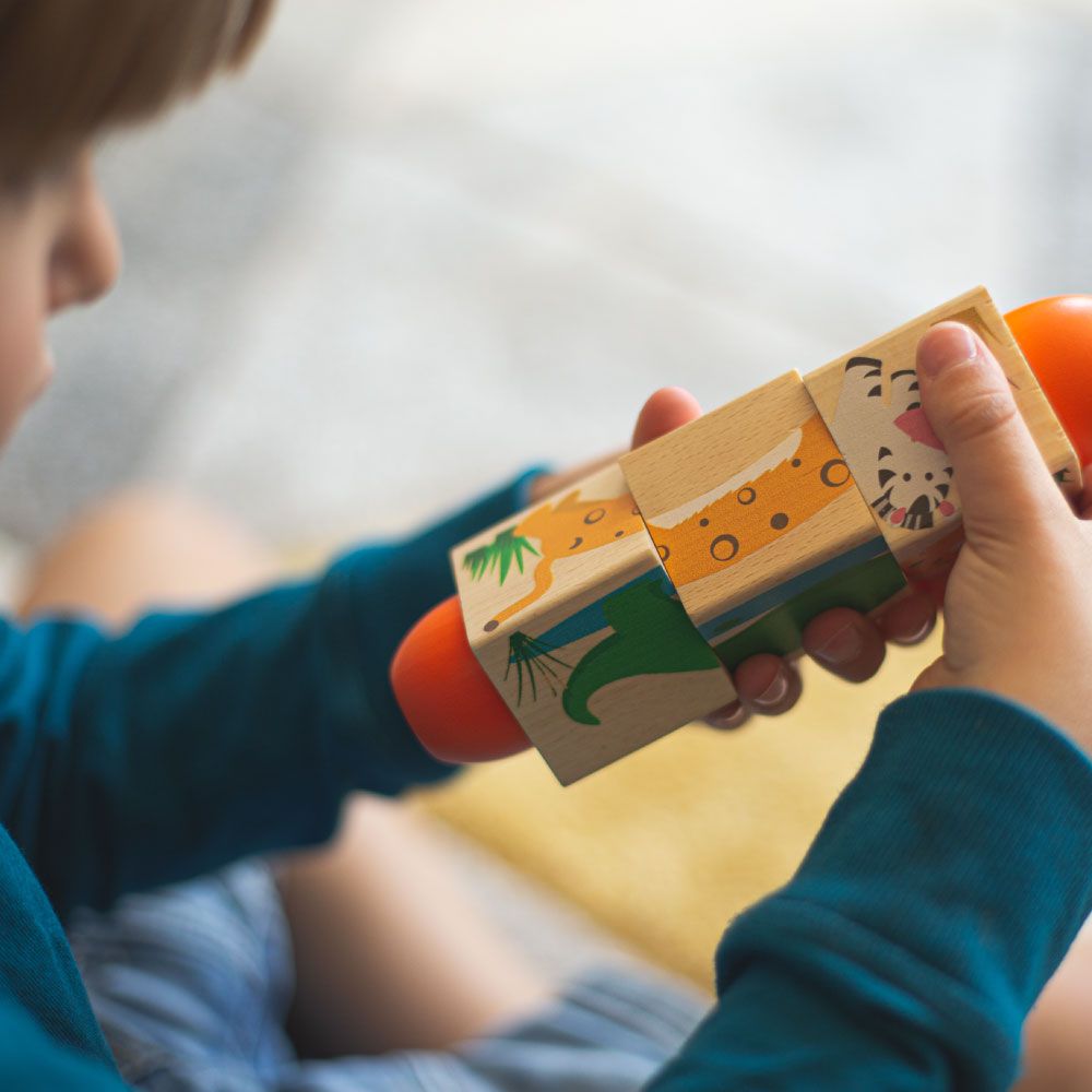 Dřevěný motorický válec život v džungli