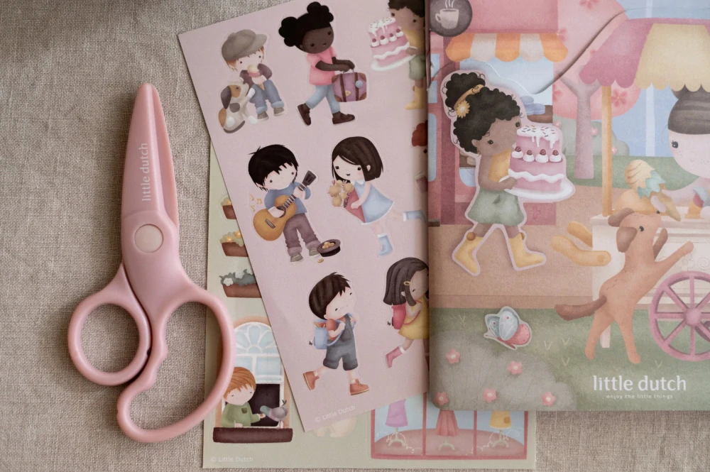  Little Dutch Knížka se samolepkami Nakupování Rosa 
