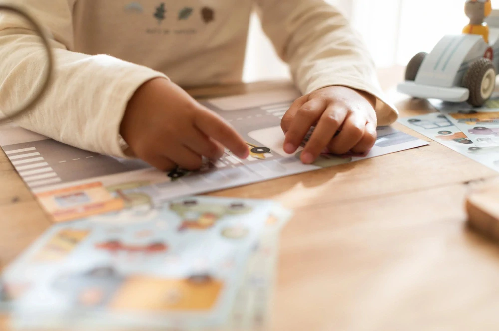 Little Dutch Knížka se samolepkami Doprava Jim