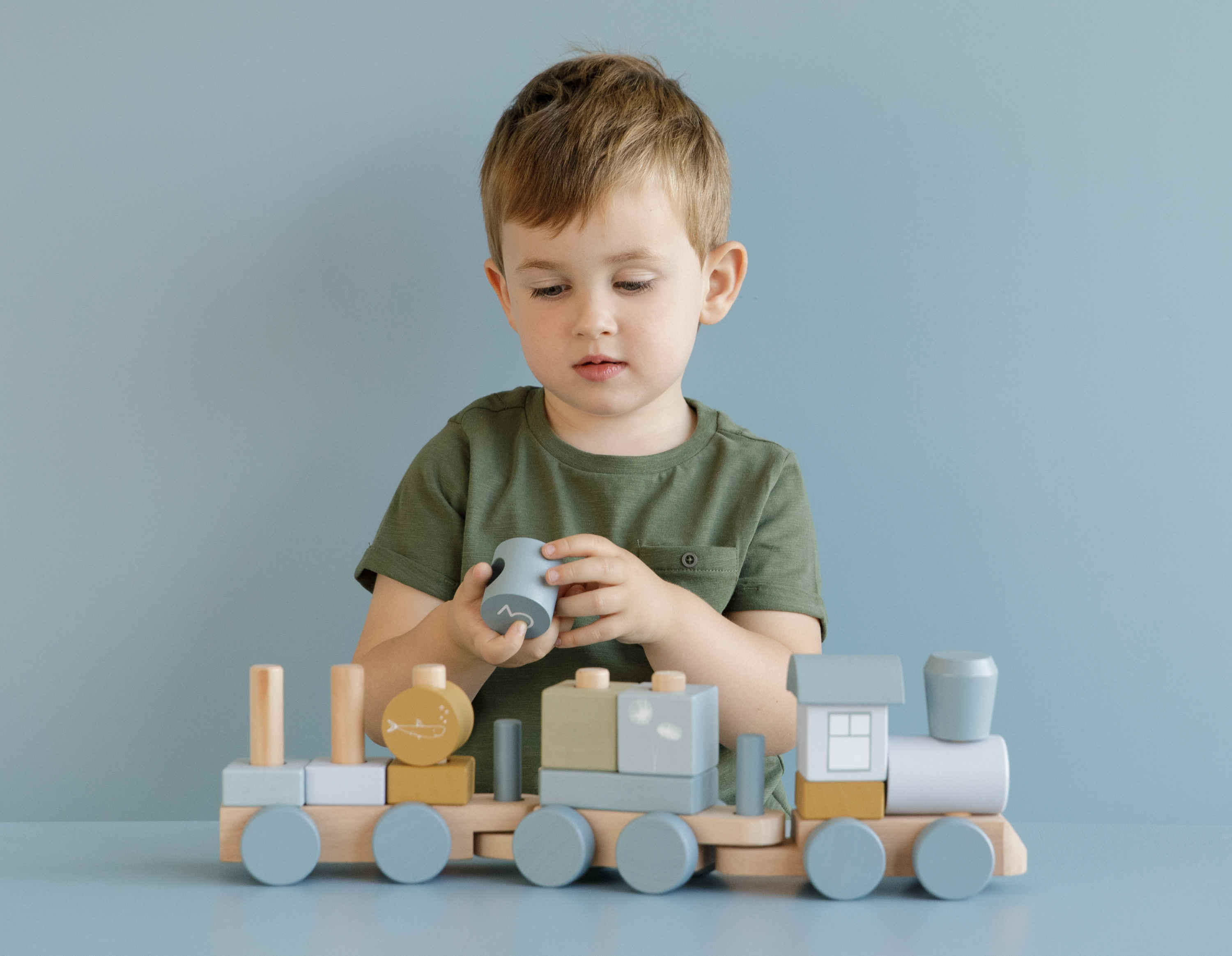 Little Dutch dřevěný vláček s kostkami blue