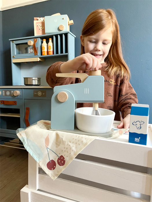 Dřevěný kuchyňský robot s příslušenstvím Tasty